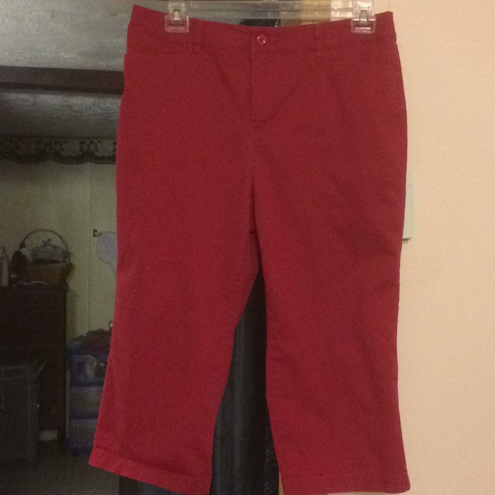 EUC solid red capris
